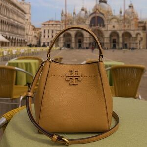 NEW Tory Burch Mcgraw Tiramisu Tan Small Bucket Tote/Crossbody Bag/Shoulder Bag